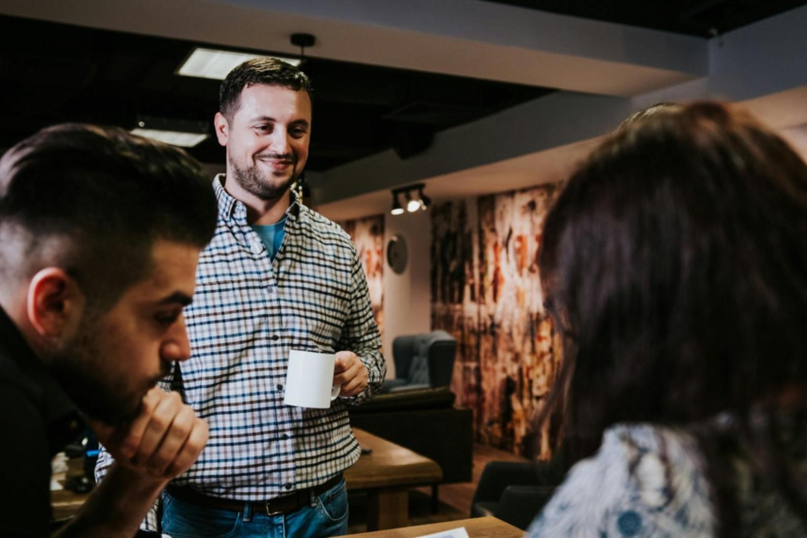 Detaillierte Datenvisualisierung und Diagramme auf Bildschirm